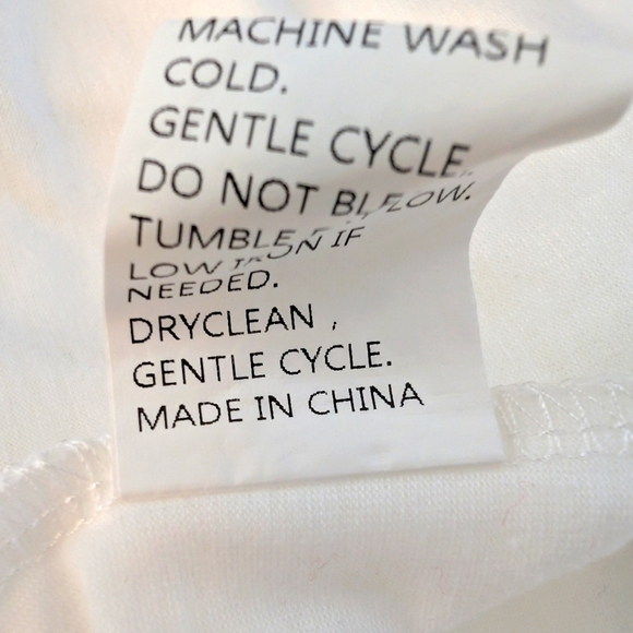 NWOT Colorful Butterfly Print Women's Top Size L - Picture 6 of 7